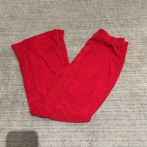 SHEIN red tube top and flow pants set - Picture 2 of 3